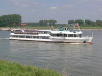 Niederrhein de_Galeriebild Rees_Fahrgastschiff_Stadt_Rees